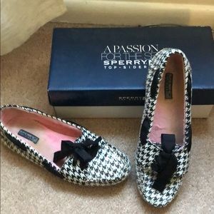 Sperry skiff back/white sequin